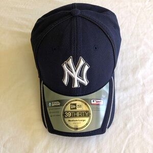 39 Thirty New York Yankees Cap Medium Large Official Batting Cap Stretch Fit NWT